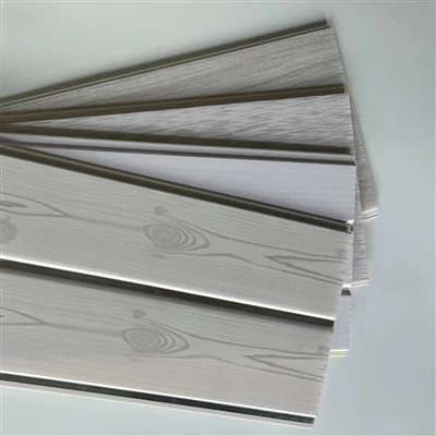 PVC السقف الخشب